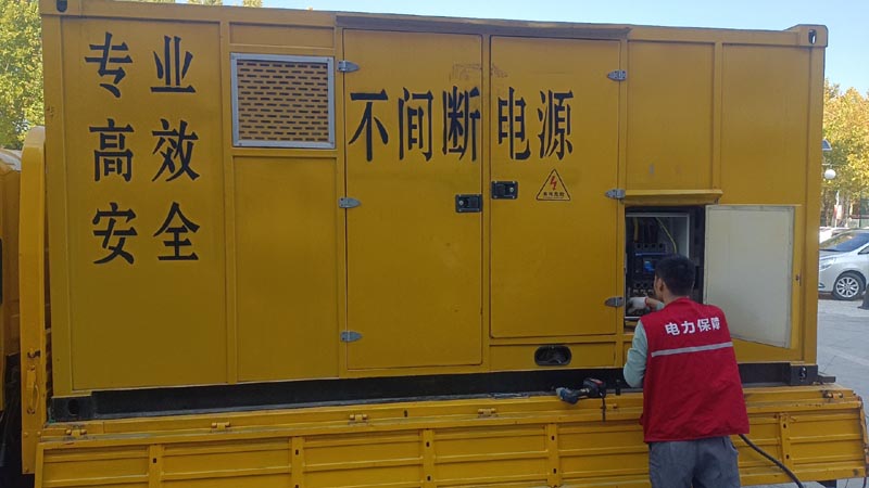 淮南柴油发电机组和UPS电源配合使用时，如何避免切换过程中的电力中断？